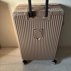 新品未使用⭐️大きめキャリーケースの画像