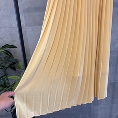 UNIQLO シフォンプリーツロングスカート　S 丈標準 イエロー　ウエストゴムの画像