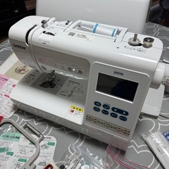 パリエ　EMM1901 刺繍付きコンピュータミシンの画像