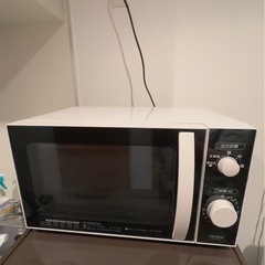 冷蔵庫と電子レンジのセットの画像