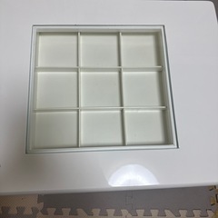 コレクションテーブルの画像