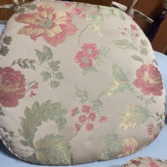 光沢のある上品金豪華なクッション3枚　の画像