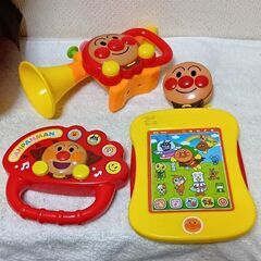 アンパンマン　特大ぬいぐるみ＆おもちゃ2点＆楽器3点＆ライトの画像