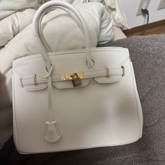 決まりました【早い者勝ち】ほぼ未使用の鞄もつけます！時計box ゴミ箱 パソコンディスプレイの画像