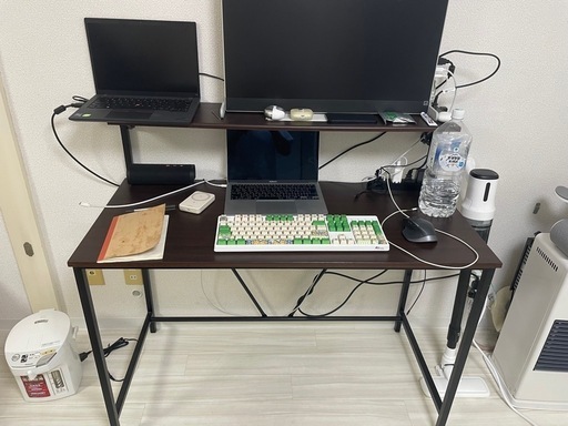 パソコンデスクとeスポーツチェア