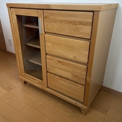キャビネット　棚　収納家具　タンスの画像