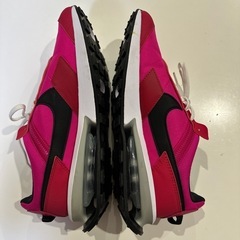 【新品】NIKE エアマックス ブラック×ピンク スニーカーの画像