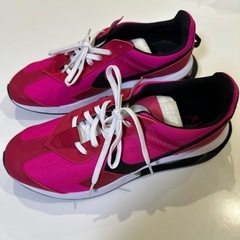 【新品】NIKE エアマックス ブラック×ピンク スニーカーの画像