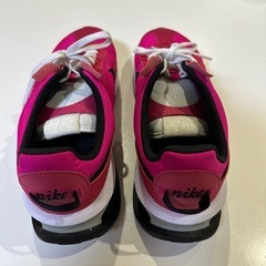 【新品】NIKE エアマックス ブラック×ピンク スニーカーの画像