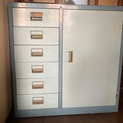 スチール棚の画像