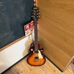 ギター (エレキギター x
 2, アコースティックギター x 1)            の画像