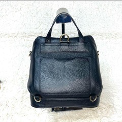 サマンサ 2wayリュック ショルダー黒 レザー シボ ゴールド 大容量の画像