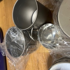 キャプテンスタックのキャンプ用食器、コーヒーケトル、スノーピーク製カップお箸セットの画像