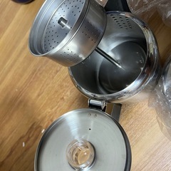 キャプテンスタックのキャンプ用食器、コーヒーケトル、スノーピーク製カップお箸セットの画像
