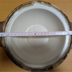 一人鍋にも使える 蓋付き陶器セットの画像