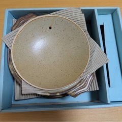 一人鍋にも使える 蓋付き陶器セットの画像