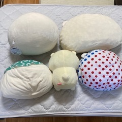 取りに来て頂ける方限定  ぬいぐるみ＆クッションの画像