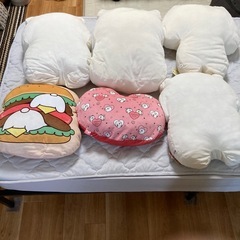 取りに来て頂ける方限定  ぬいぐるみ＆クッションの画像