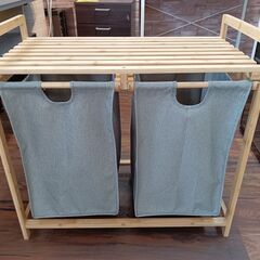 ランドリー収納　木目調　木製　サイズ（約）幅70×奥36×高67　　■近隣配送無料 買取GO‼　栄和店の画像