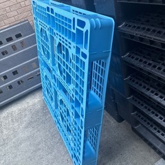 プラスチック製パレットの画像