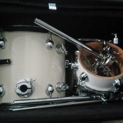 Pearl パール ドラムセット リズムトラベラー　ピュアホワイト　ケース付きの画像
