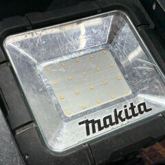 【中古】マキタ Makita ML805 充電式LEDスタンドライト 本体のみ ※左側ネジがありません【ハンズクラフト佐賀】の画像
