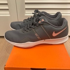 【22.5cm】NIKEスニーカーの画像
