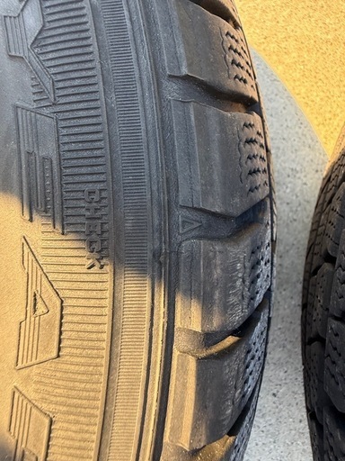 スタッドレスタイヤ185/60R15