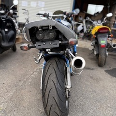 YAMAHA R1の画像