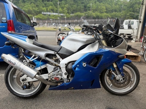 バイク YAMAHA R1