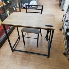 ☆ドリーム荒牧店☆ジモティー割引有☆ 萩原製作所 コンセント付ワークデスク＆チェア BLK✕BRNの画像
