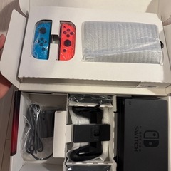 Nintendo Switch 本体及び付属品/3つのゲームの画像