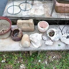 植木鉢　プランター　石など貰って下さいの画像