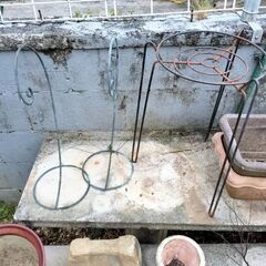 植木鉢　プランター　石など貰って下さいの画像