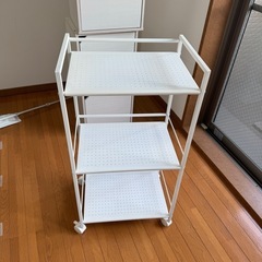 スチールワゴン　白の画像