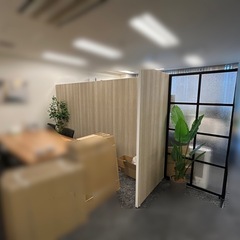 事務所パーテーションの画像