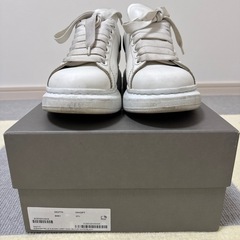 Alexander McQueen スニーカー ホワイト/ブラックの画像