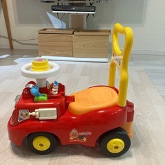 アンパンマンの車の画像