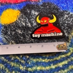 TOY MACHINE ピンバッチの画像