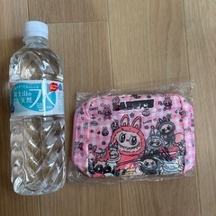 新品未使用 ラブブ ポーチの画像