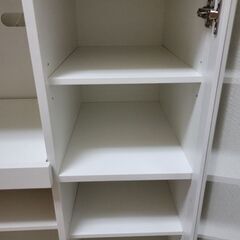 ロウヤ　食器棚の画像