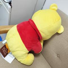 くまのプーさん 赤いほっぺ スーパーラージぬいぐるみ 横向きポーズの画像