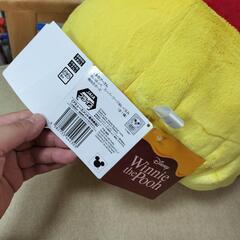 くまのプーさん 赤いほっぺ スーパーラージぬいぐるみ 横向きポーズの画像