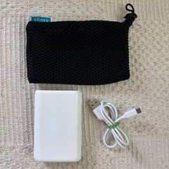 【美品】Ankerのホワイトモバイルバッテリー アンカー PowerCore10000の画像