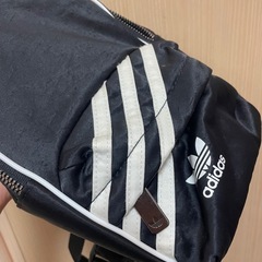 adidasミニリュック の画像