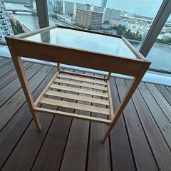 IKEA NESNA ベッドサイドテーブルの画像