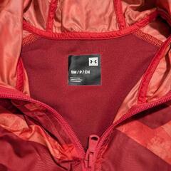 UNDER ARMOR ウィンドブレーカーの画像