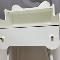 （お取引成立しました）可愛いドレッサー白の画像