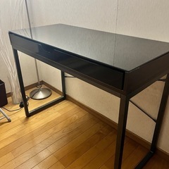 ニトリ　ガラス天板机　黒硝子の画像