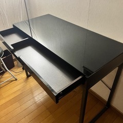 ニトリ　ガラス天板机　黒硝子の画像